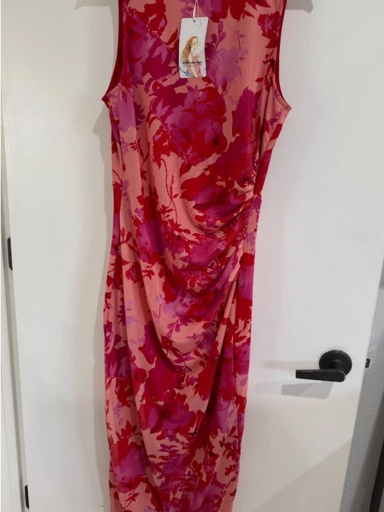 Dresses & Skirts - Sleeveless Pink Floral Draped Midi Dress
